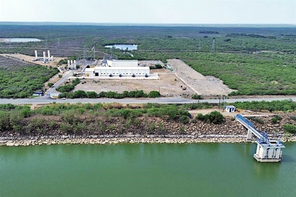 En la última semana, los registros de extracción de agua de la Presa El Cuchillo evidencian como se envía más líquido por el ducto antiguo.