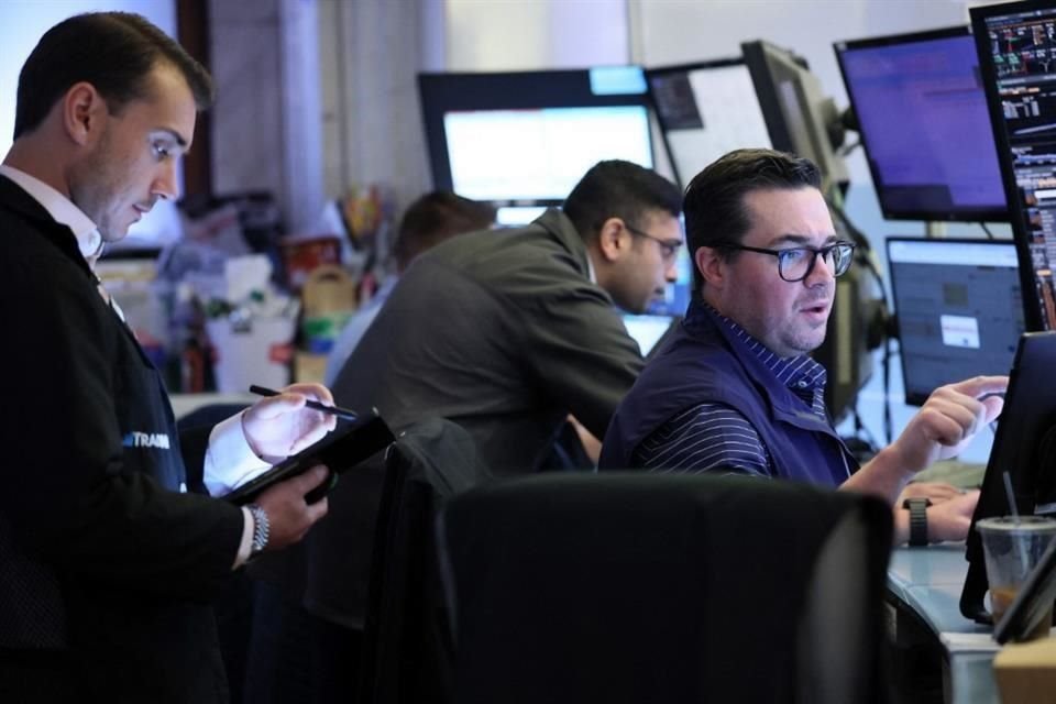 En las primeras operaciones de este martes, los índices estadounidenses llegaron a perder más de 1%.