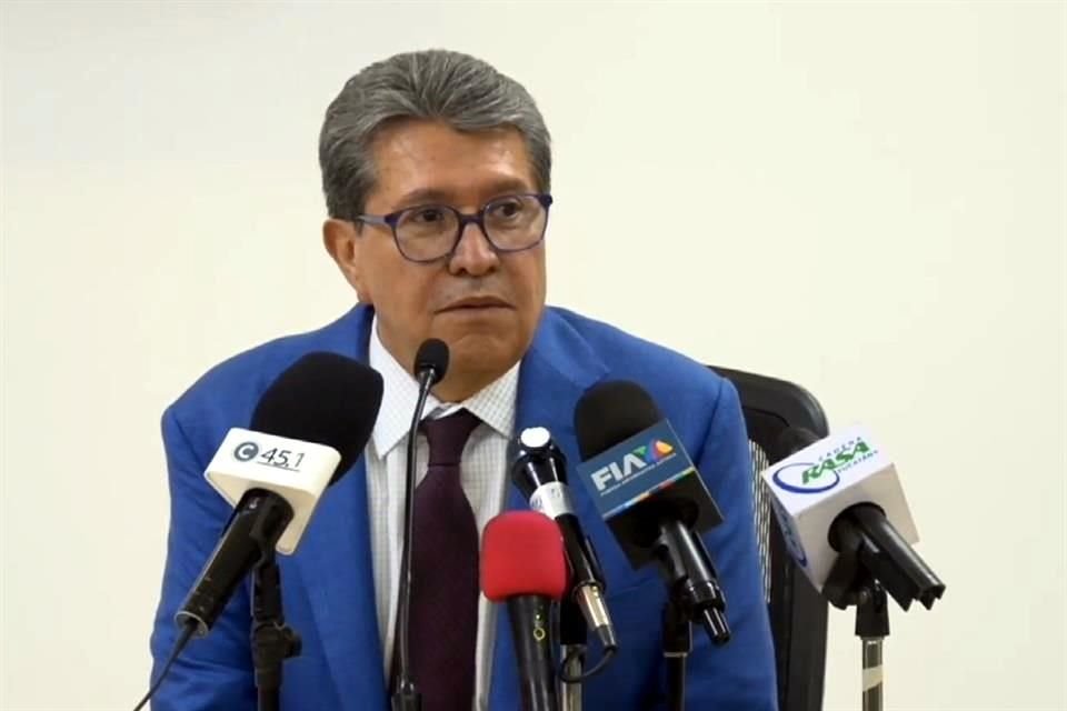 Ricardo Monreal, coordinador de Morena, adelantó su opinión sobre el artículo transitorio aprobado en la madrugada que hace retroactiva la Ley de Amparo validada por los senadores en la madrugada.