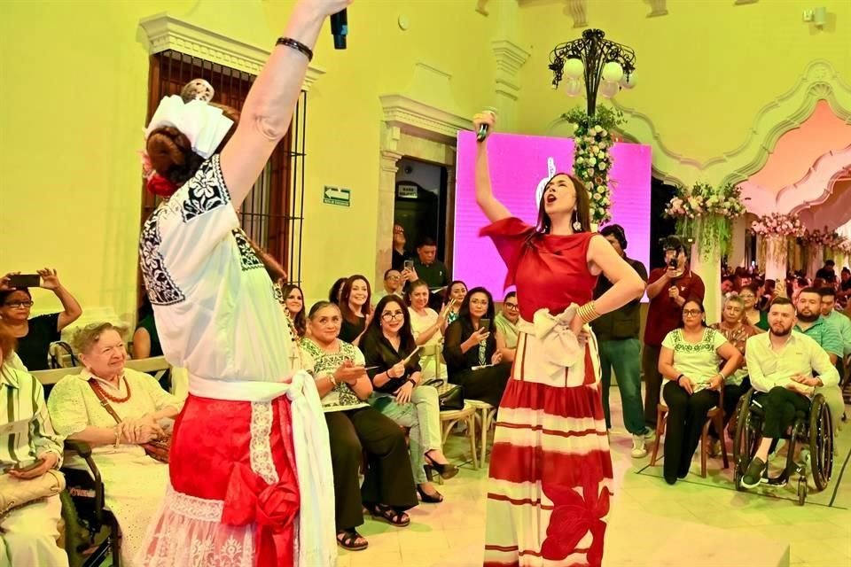 Modifying lyrics of songs by recognized artists, Laura Sansores, head of DIF-Campeche, and sister of the Governor, turned her fourth work report into a musical show.