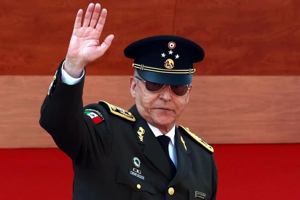 El General Salvador Cienfuegos fue invitado por la Presidenta Sheinbaum a la Marcha de la Lealtad en febrero pasado.