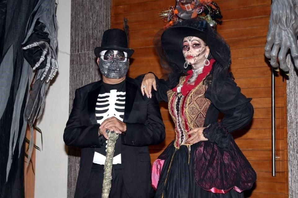 Ana Bertha Silva de Hernández y Arturo Hernández