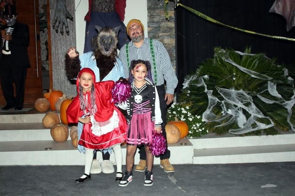 Suheidi Hernández de Almazán, Juan Pablo Almazán, María Victoria y María Sofía Almazán