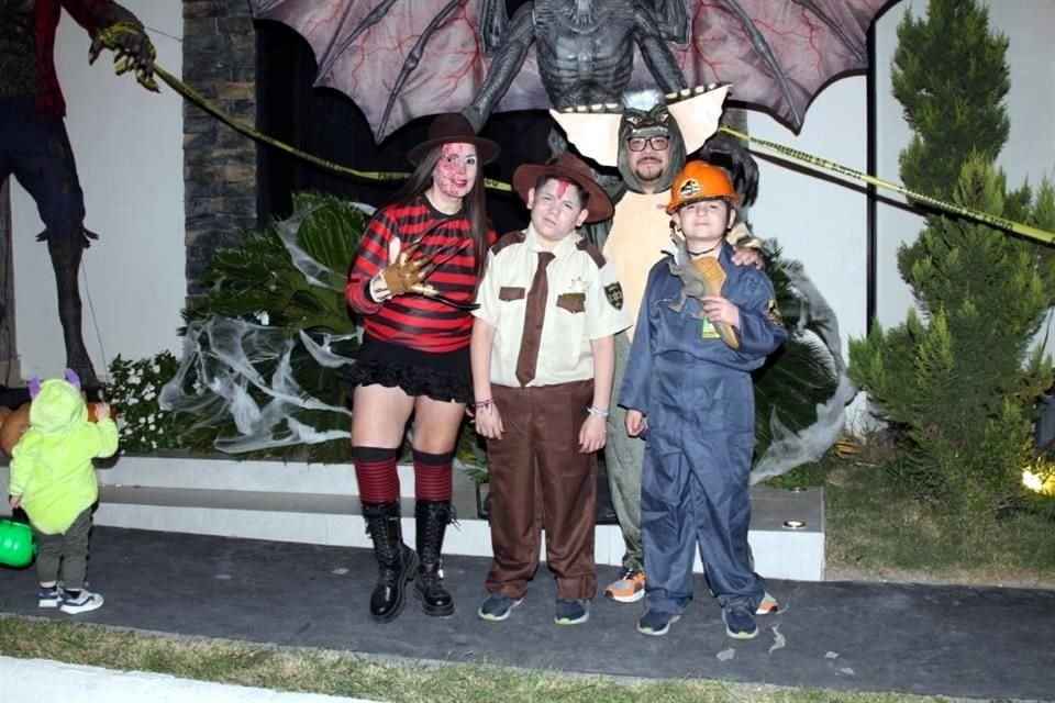 Fabiola Somohano de Romero, Enrique Romero, Enrique Leonardo Romero,Fabrizio David Romero