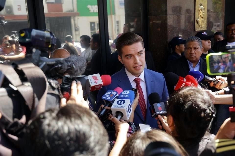 Jesús Elizondo, from Morena, left the meeting after pointing out disagreements with the Executive's proposals.