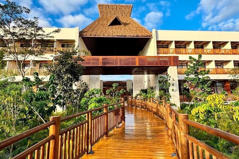 El hotel afirmó que reembolsará dinero a los turistas que hicieron reservaciones.