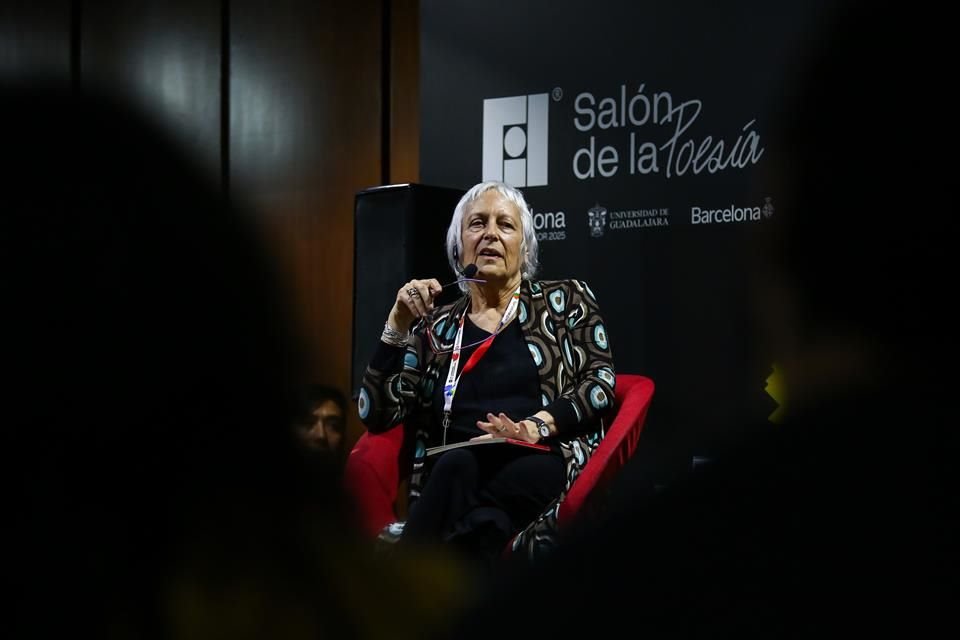 'Para mí, la poesía es un testigo de lo que me rodea', dijo Verónica Zondek.