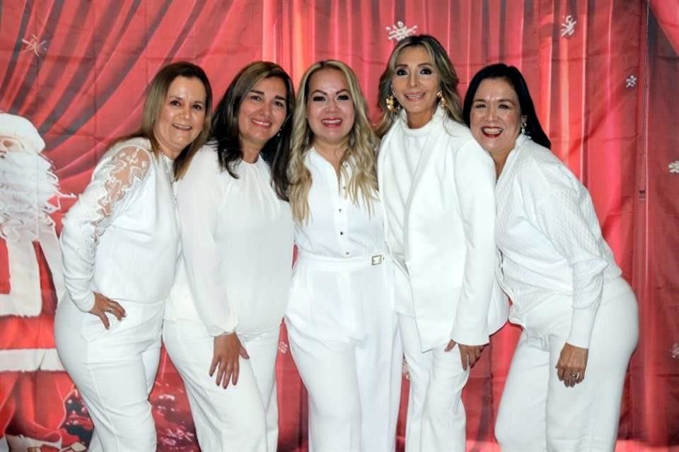 Mónica Villarreal, Elsa Guajardo de Martínez, Dulce Toy, Adriana Cantú y Betty Chávez