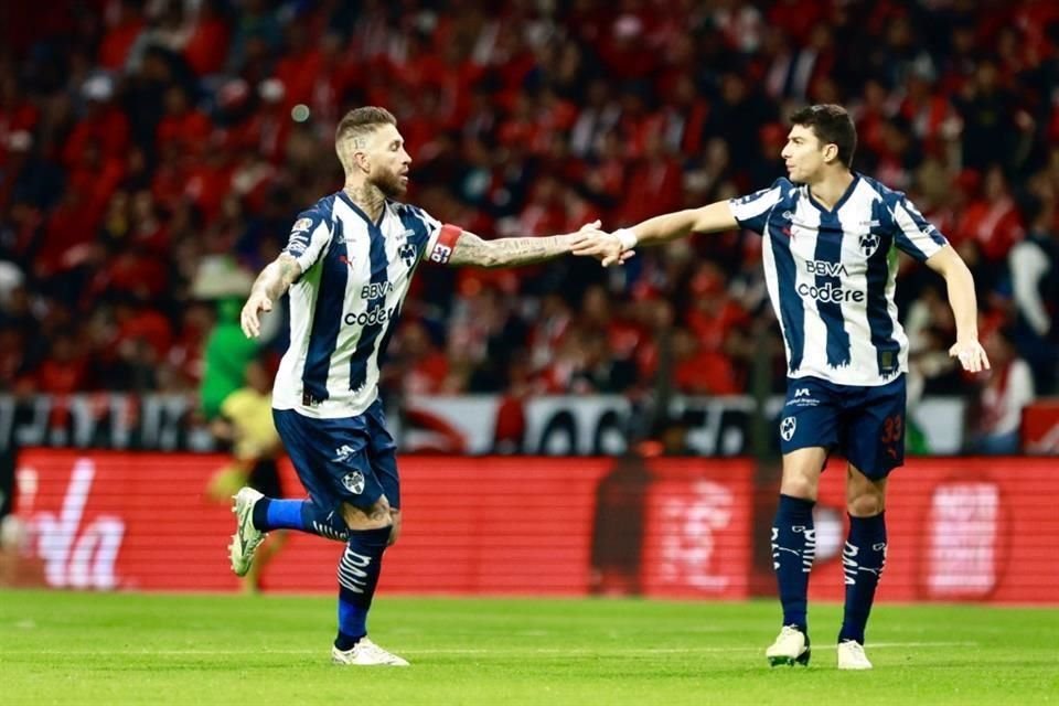 Rayados se acercó con gol de Sergio Ramos de penal.
