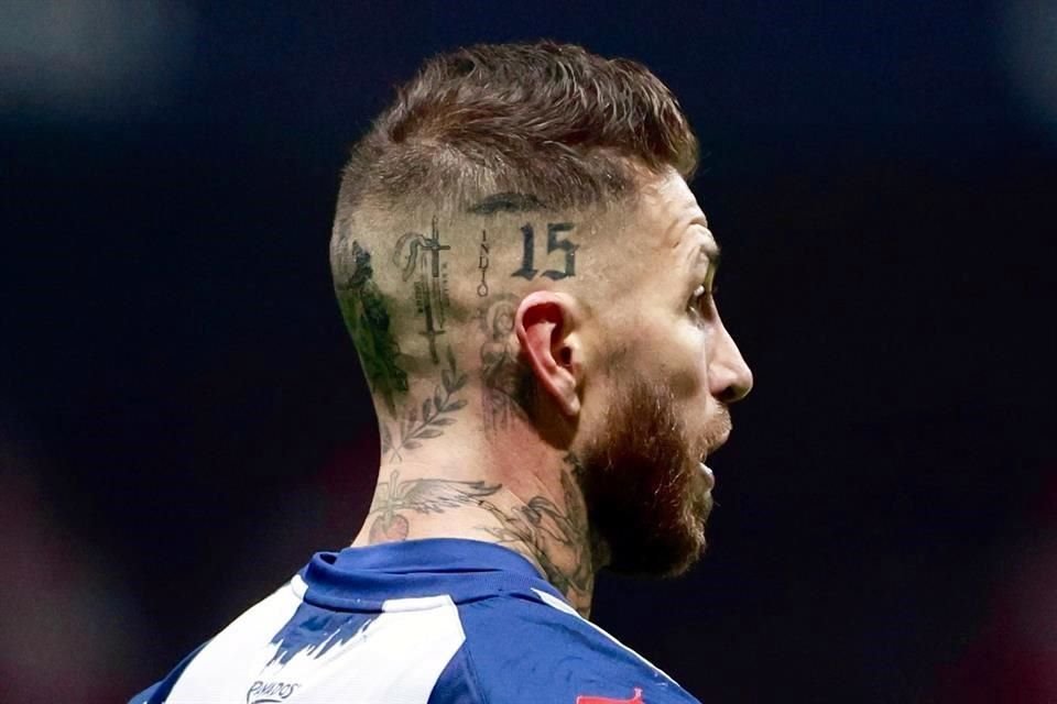 Sergio Ramos presumió sus logros en respuesta a la gente del Toluca.