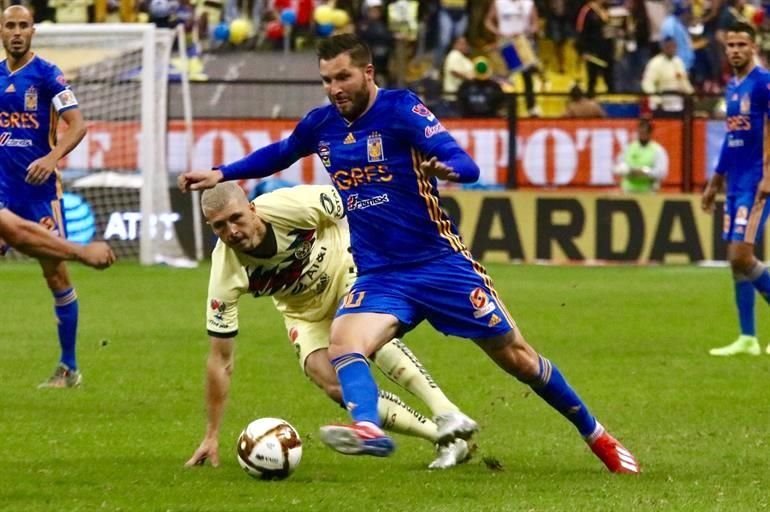 El partido tuvo momentos de roces entre los jugadores.