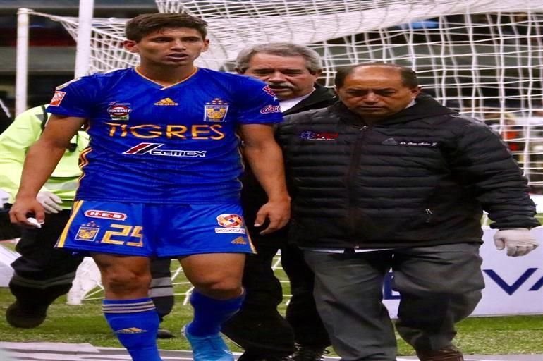 Jürgen Damm entró de cambio al 61' y salió al 80' por lesión.