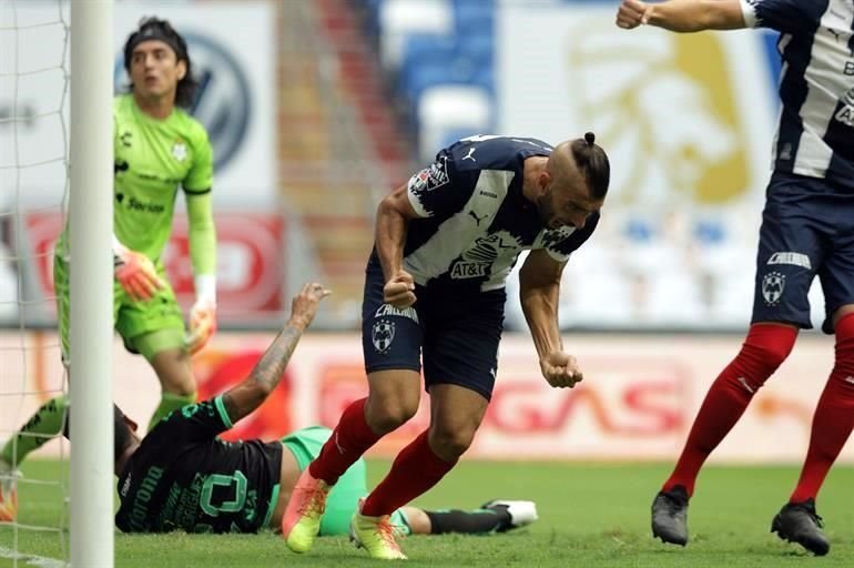 Nico Sánchez corrió a celebrar el 1-0.