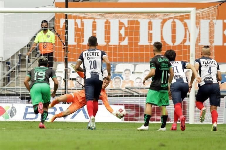 Hugo González tapó un penal cobrado por Furch.